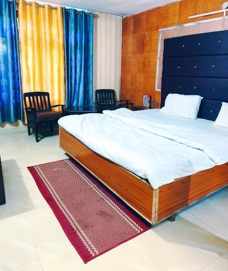 Hotel Holiday Plaza Dalhousie - Near Ghandhi Chowk Mall Road Eksteriør billede